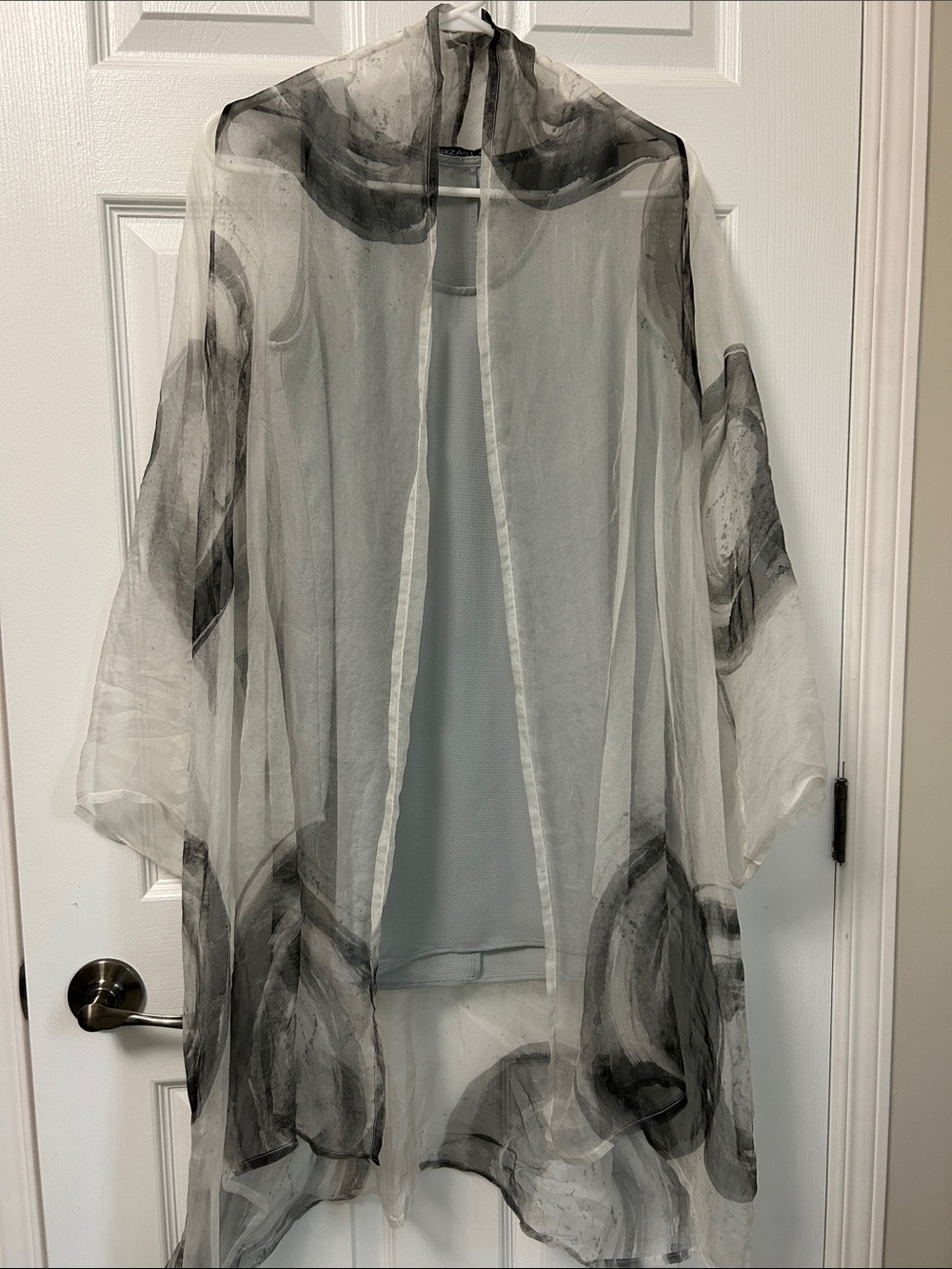 Grizas Sheer Black and White Patterned Kimono